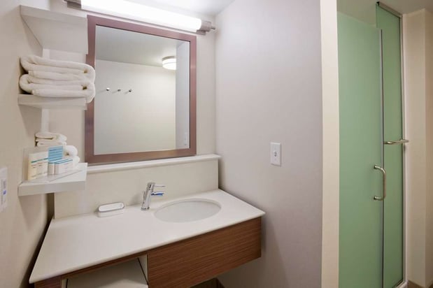 Images Hampton Inn Spicer Green Lake