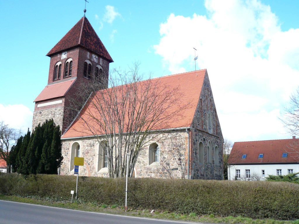 Kirche Wensickendorf - Pfarrsprengel Liebenwalde, Dorfstraße in Oranienburg