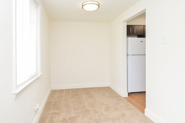 Images Greenville on 141 Apartments & Townhomes