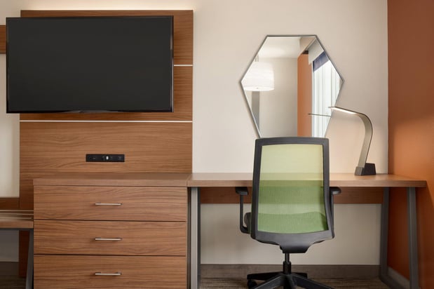 Images Holiday Inn Express & Suites Auburn - University Area by IHG
