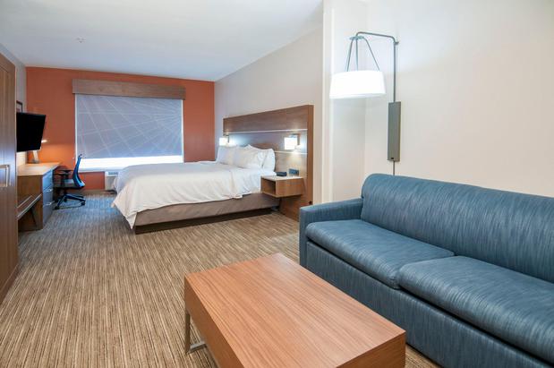 Images Holiday Inn Express & Suites Biloxi- Ocean Springs by IHG