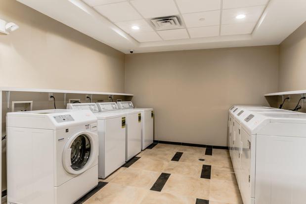 Images Candlewood Suites Hartford Downtown by IHG