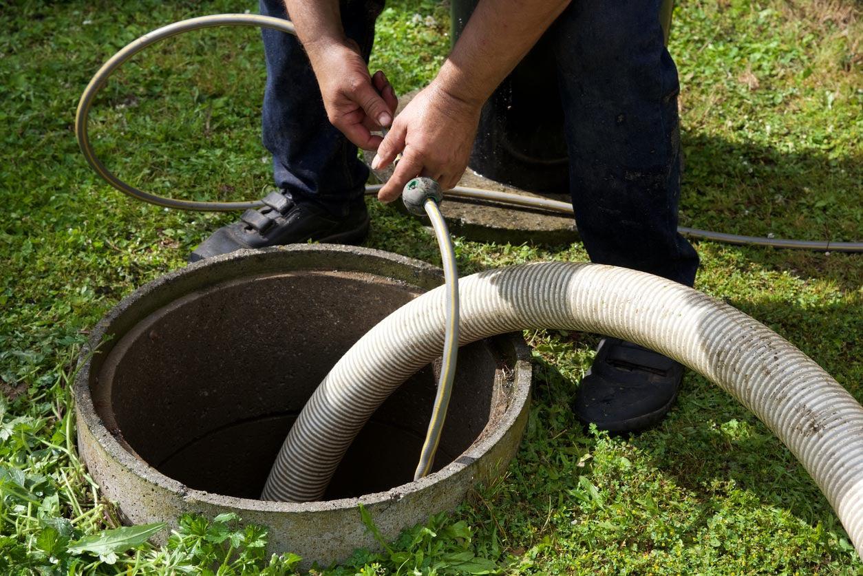 T &amp; M Septic Services LLC Logo