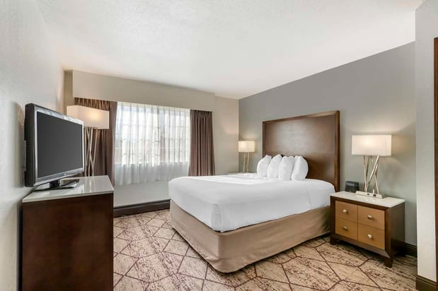 Images Best Western Plus Longbranch Hotel & Convention Center