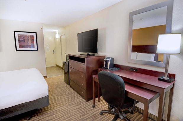 Images Holiday Inn St. Petersburg N- Clearwater by IHG