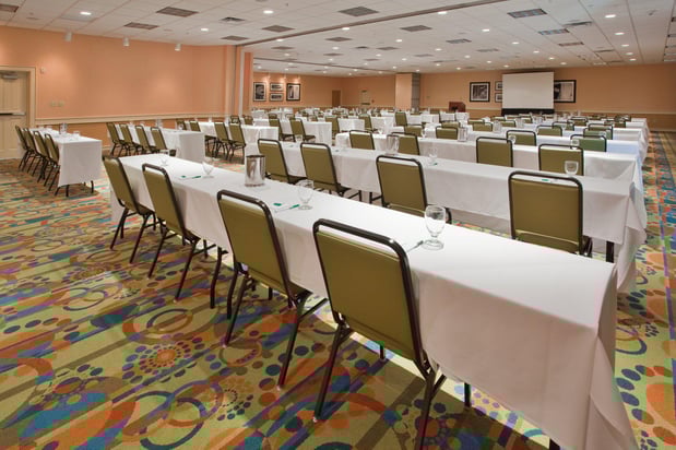 Images Holiday Inn & Suites Virginia Beach - North Beach by IHG
