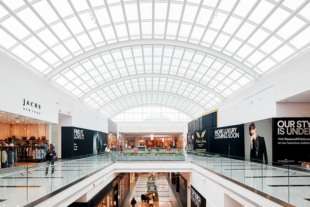 Tory burch in roosevelt field outlet mall