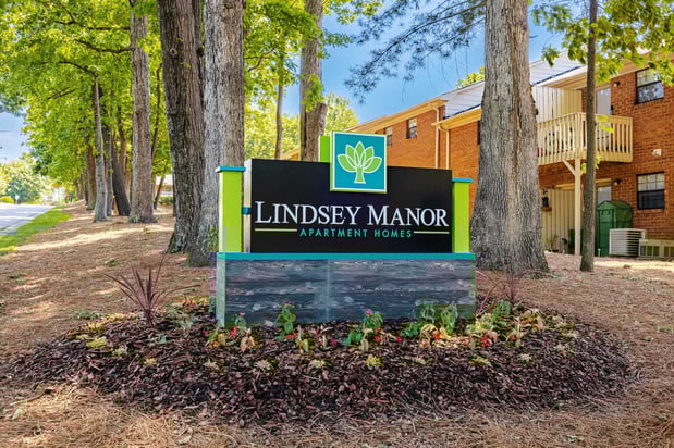 Images Lindsey Manor Apartments