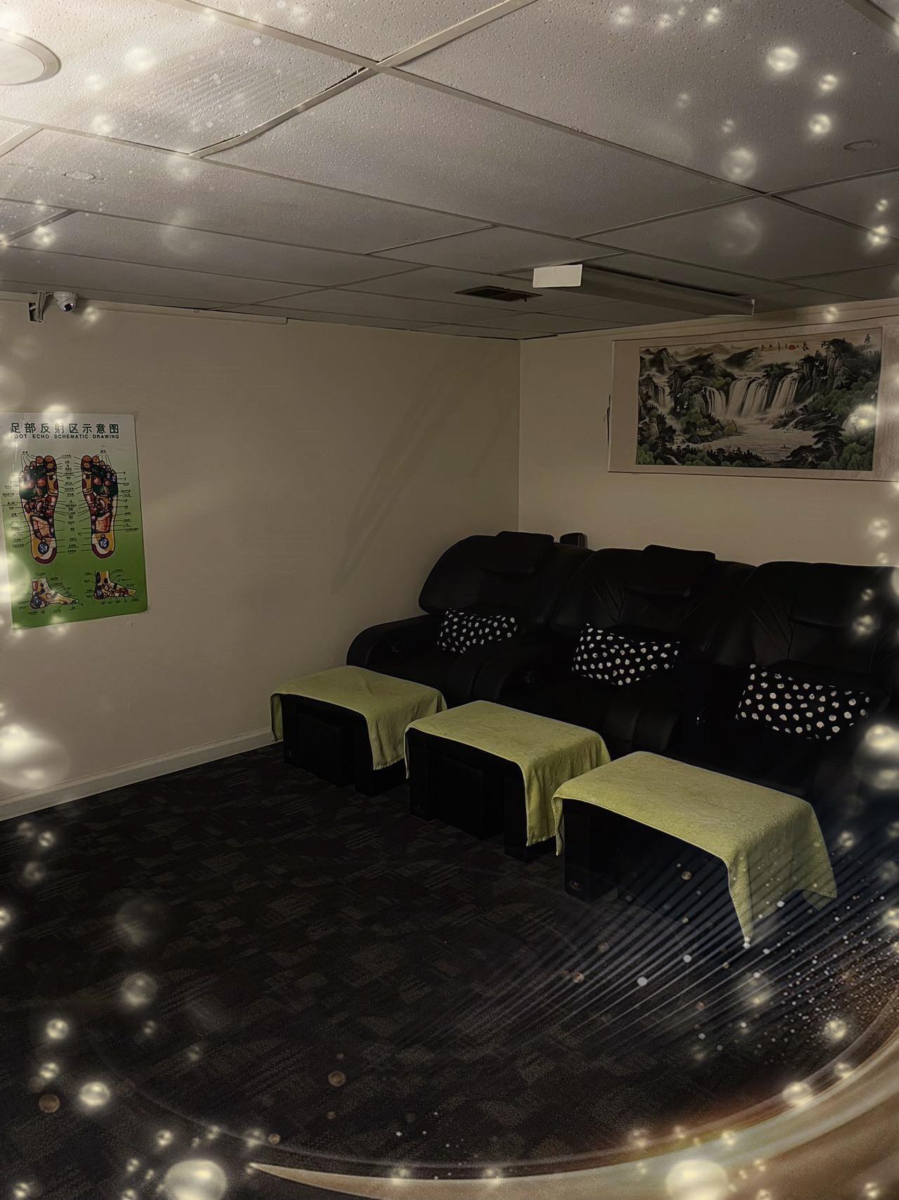 Crystal Water Massage