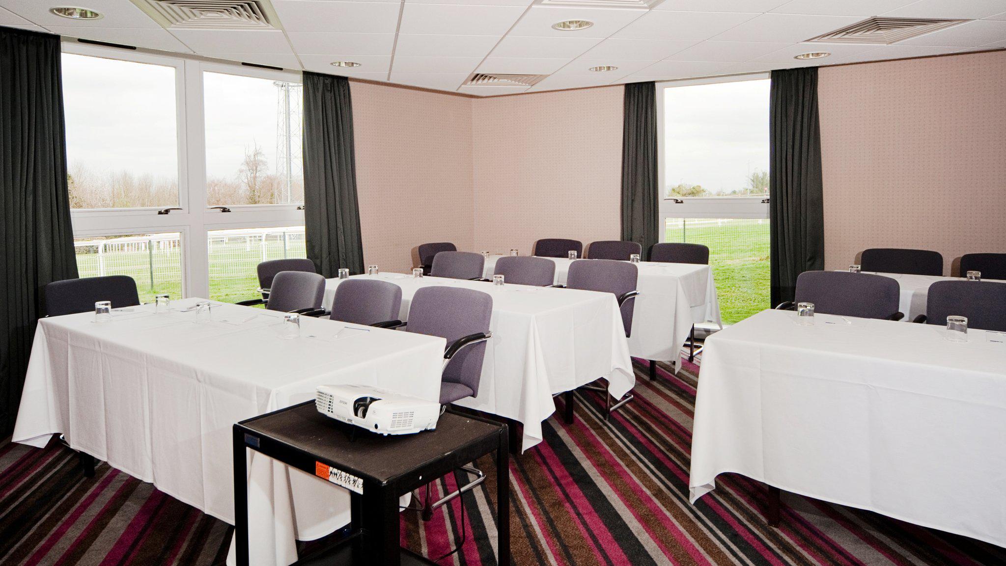 Holiday Inn Express London - Epsom Downs, an IHG Hotel Surrey 01372 755200