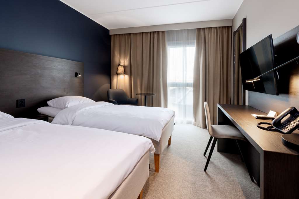 Images Park Inn by Radisson Oslo Airport Hotel West