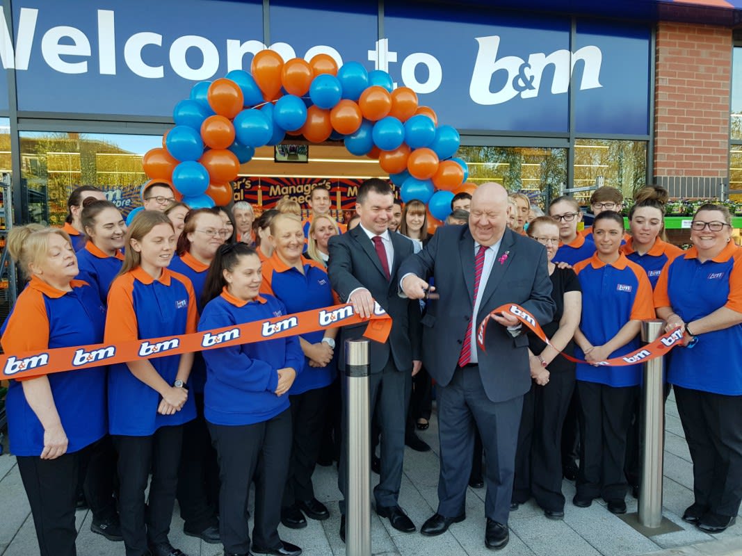 Mayor of Liverpool, Councillor Joe Anderson was at B&M's new store on Great Homer Street to cut the ribbon.