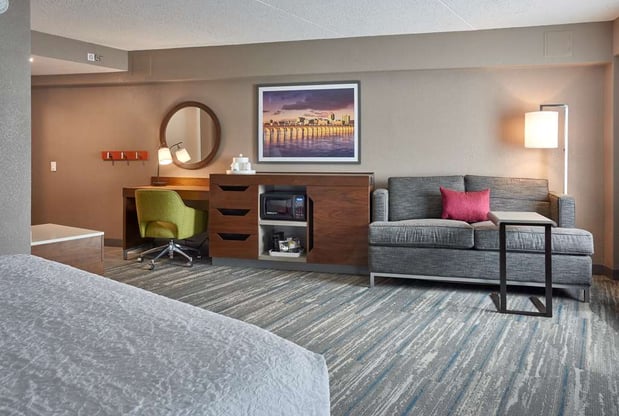 Images Hampton Inn Harrisburg West
