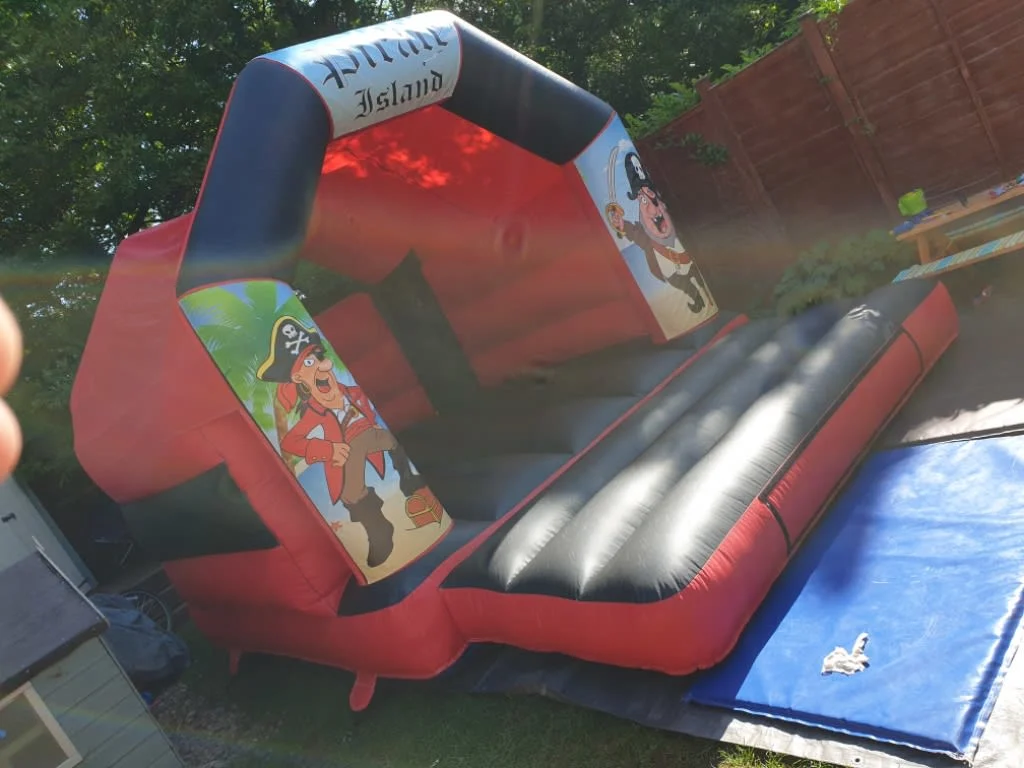 Images Top Banana Bouncy Castles