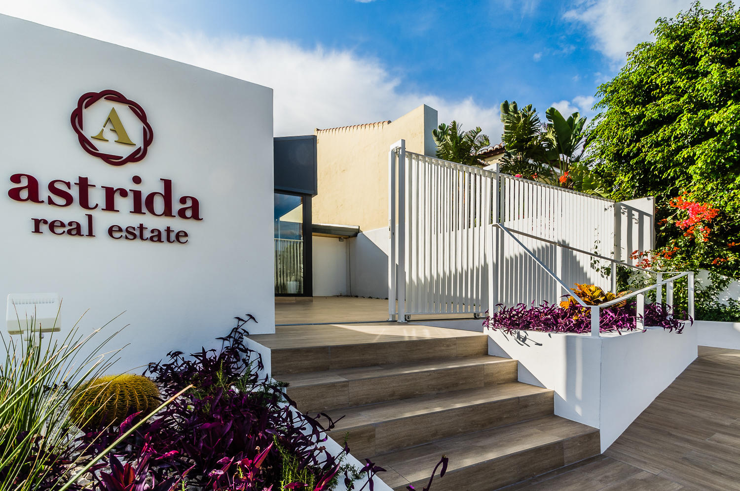 Images Astrida Real Estate - Inmobiliaria