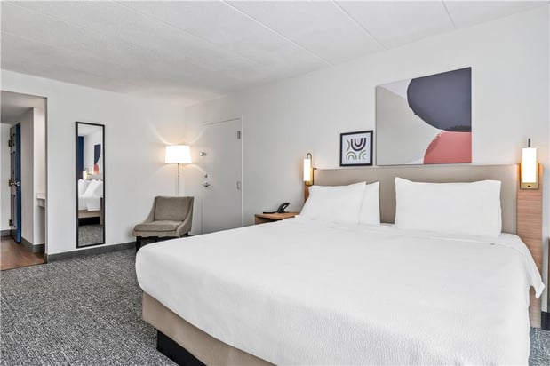 Images Spark by Hilton Mechanicsburg