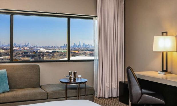 Images DoubleTree by Hilton Hotel Newark Airport