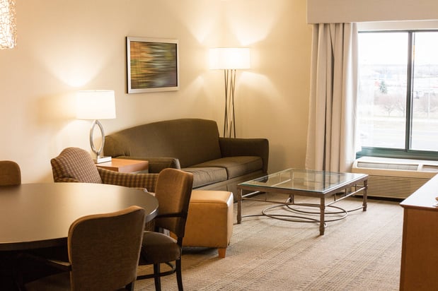 Images Holiday Inn & Suites Bolingbrook by IHG