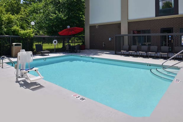 Images Hampton Inn Greensboro-East