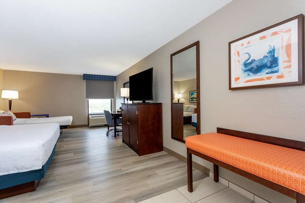 Images Hampton Inn Orlando-International Airport