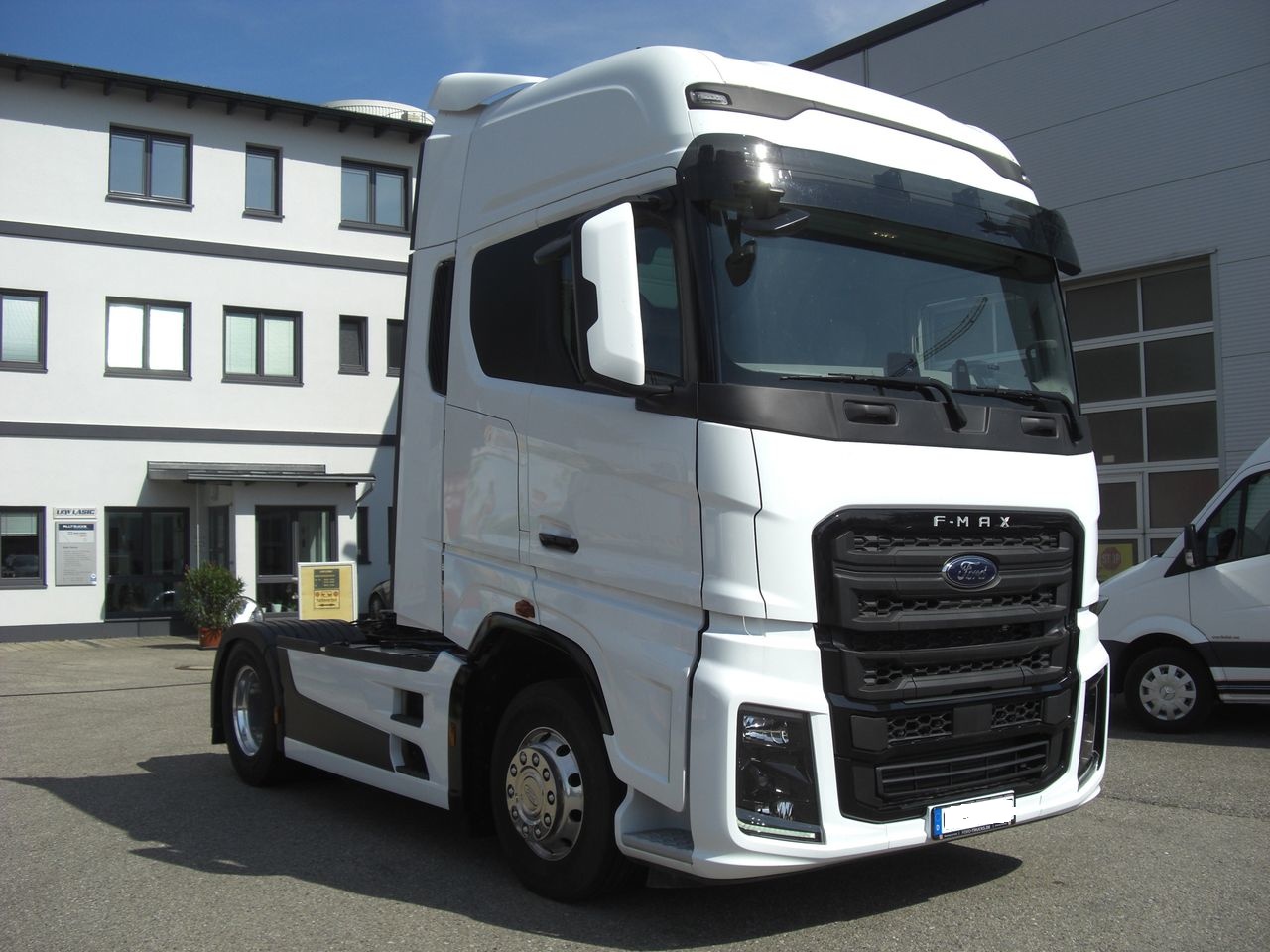 LKW Lasic GmbH | München | Nutzfahrzeuge LKW Werkstatt, Ludwigsfelder Straße 160A in München