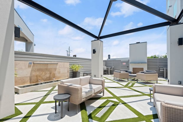 Images Holiday Inn Gonzales by IHG