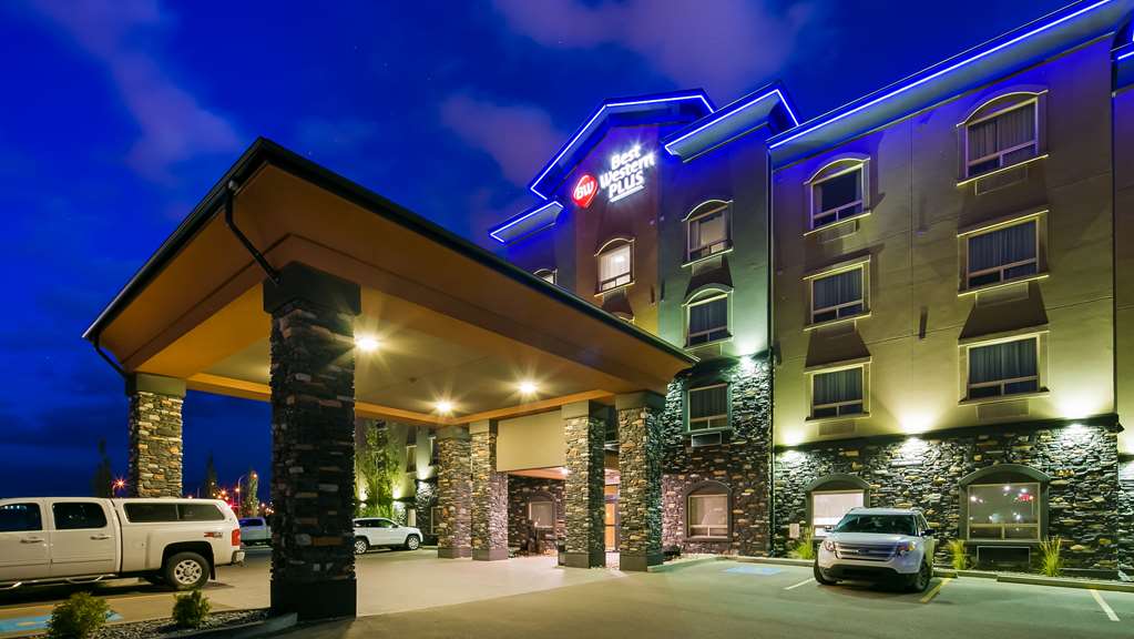 Hotel Exterior Best Western Plus Sherwood Park Inn & Suites Sherwood Park (780)416-7800