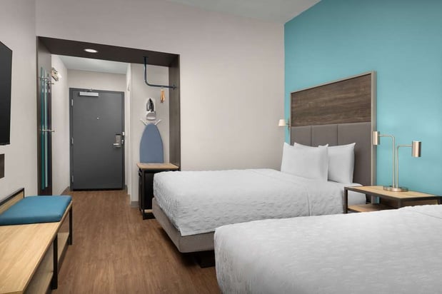 Images Tru by Hilton Jacksonville West I 295