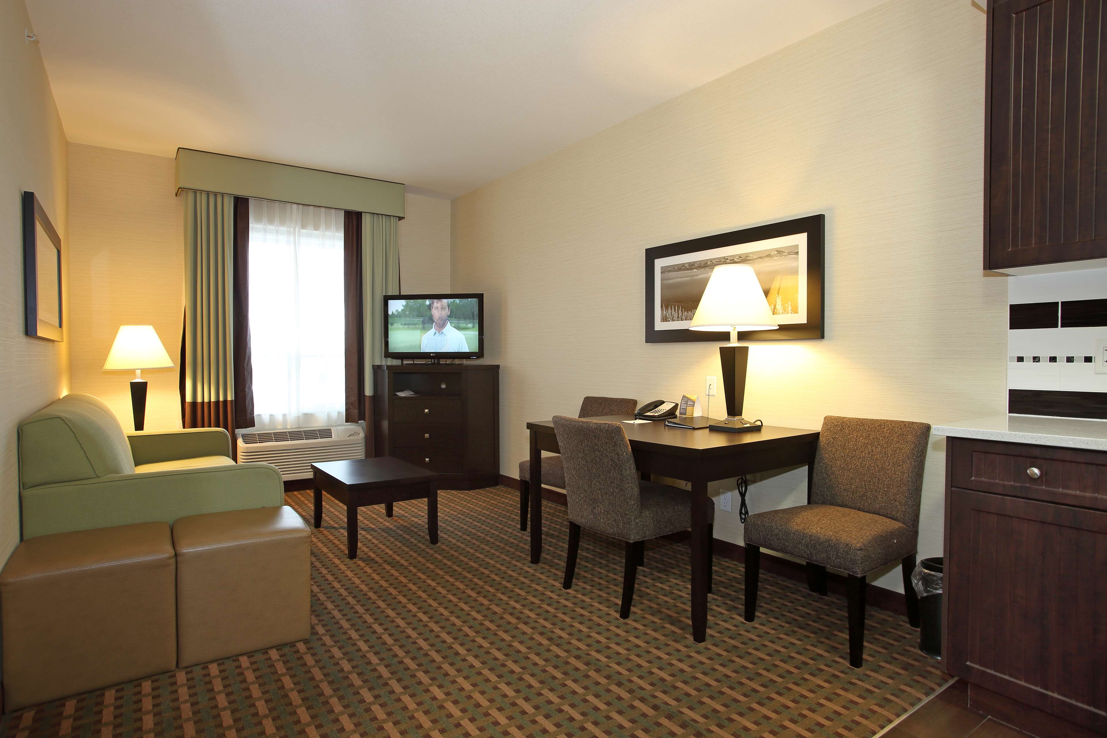 Two Queen Suite with Kitchenette Best Western Pacific Inn Vernon (250)558-1800