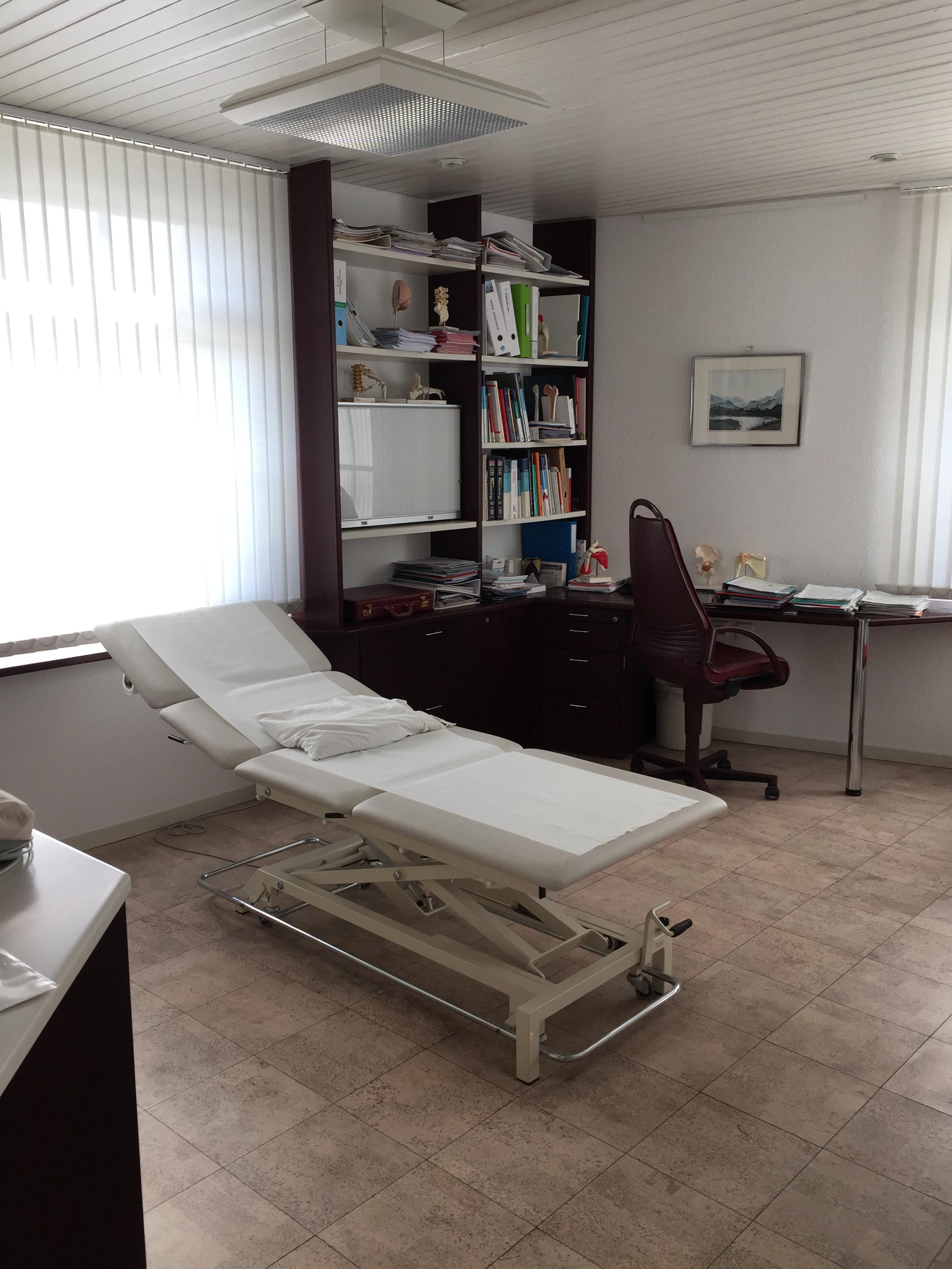 Dr. med. FMH Robert Putzi, Stationsstrasse 20 in Regensdorf