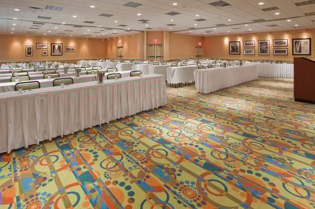 Images Holiday Inn & Suites Virginia Beach - North Beach by IHG