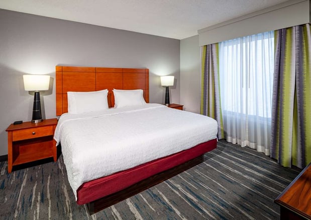 Images Hampton Inn & Suites Mobile I-65@ Airport Blvd