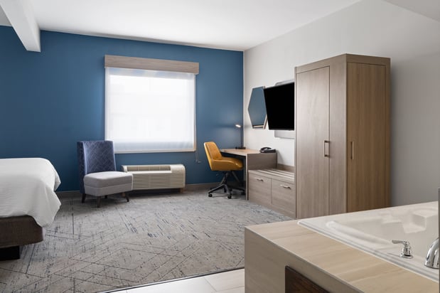 Images Holiday Inn Express Toledo North by IHG