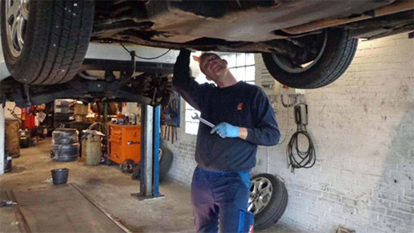 Images C. J. Auto ApS