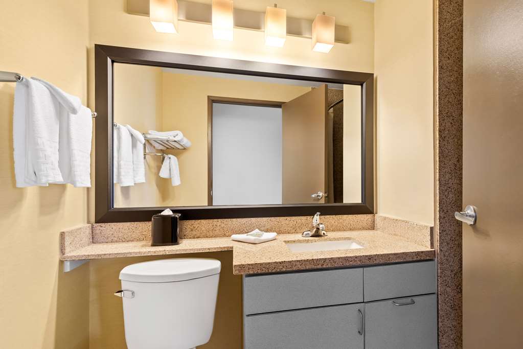 Suite Bathroom