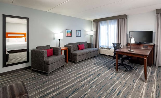 Images Hampton Inn & Suites St. Louis at Forest Park