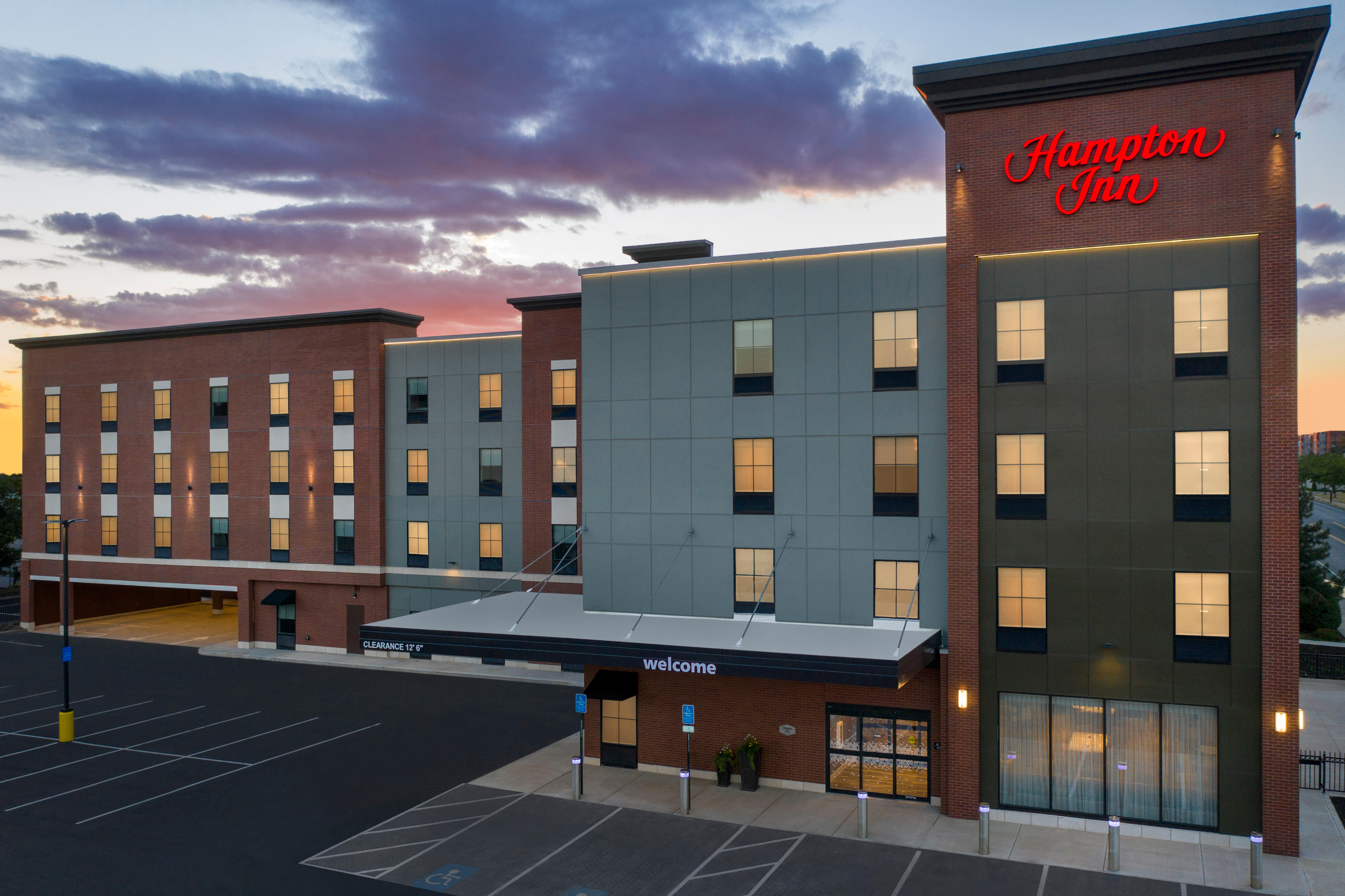 Hampton Inn Boston Logan Airport Chelsea Photo