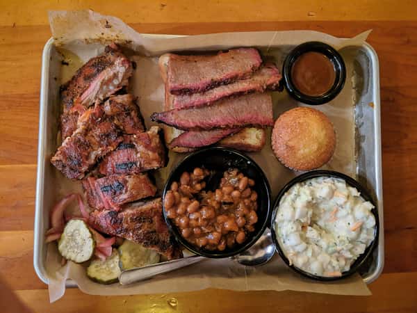 Images Ozzie's Smokehouse BBQ