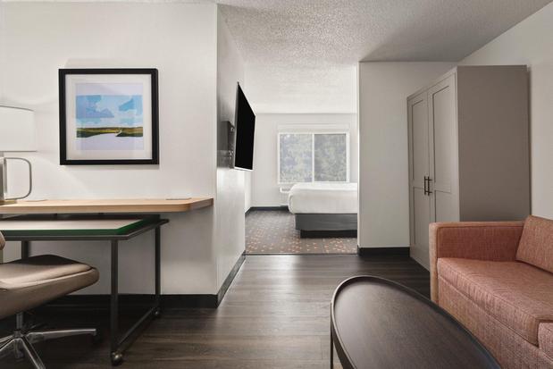 Images Holiday Inn & Suites Bothell by IHG