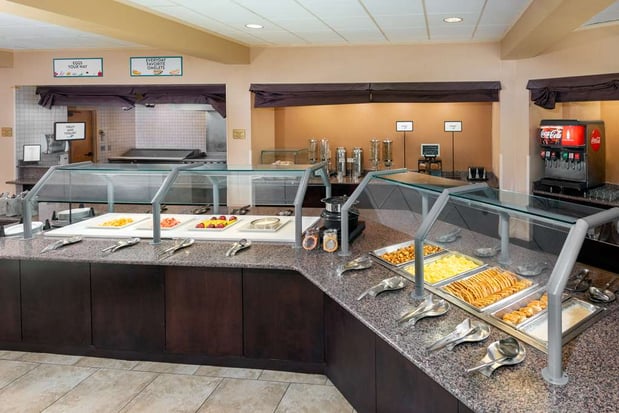Images Embassy Suites by Hilton Kansas City International Airport