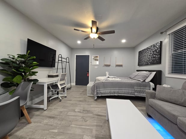 Images Barefoot Mailman Inn & Suites, Lantana, West Palm Beach, South Florida