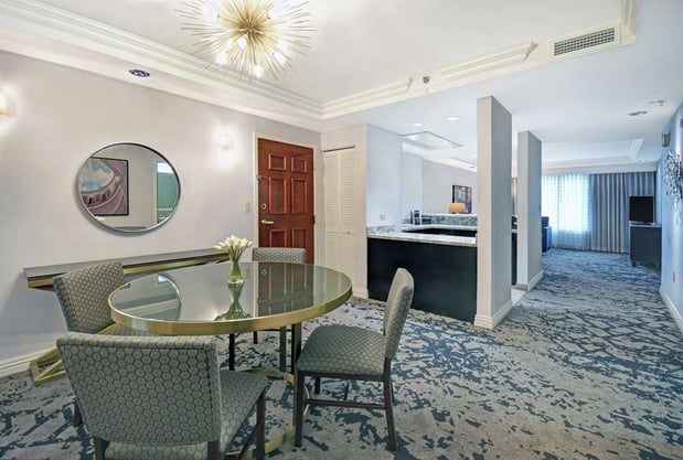 Images Embassy Suites by Hilton Charleston