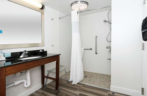 Images Hampton Inn & Suites Raleigh Cary Lenovo Center