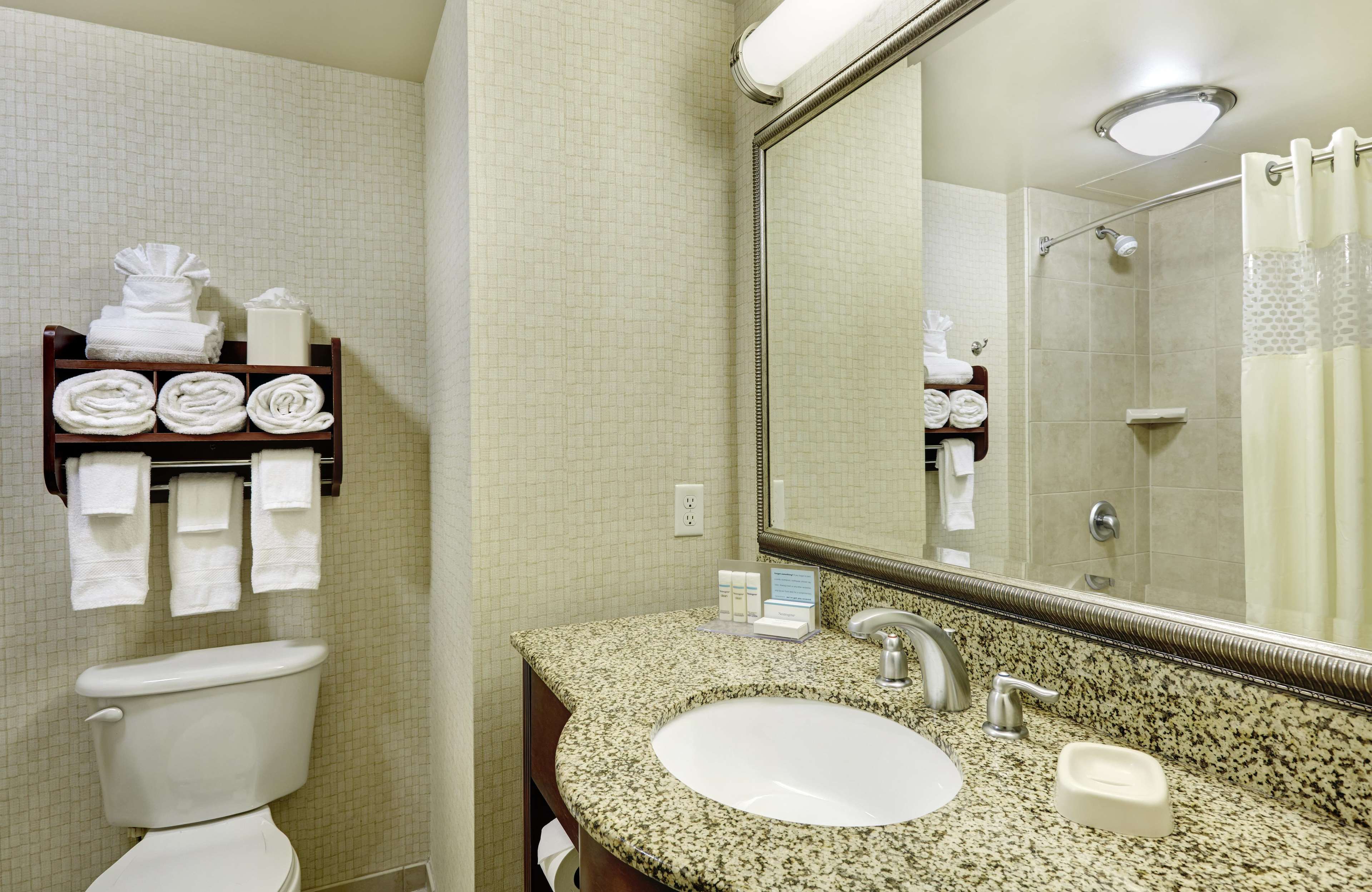 Hampton Inn by Hilton Silver Spring Washington DC Photo