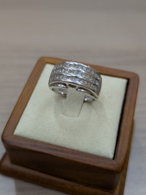 Images KOMEHYO（コメ兵）買取センター宮崎山形屋