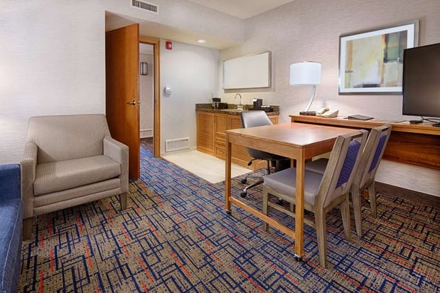 Images Embassy Suites by Hilton Chicago O'Hare Rosemont