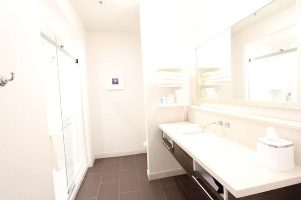 Images Hampton Inn & Suites Dallas Market Center