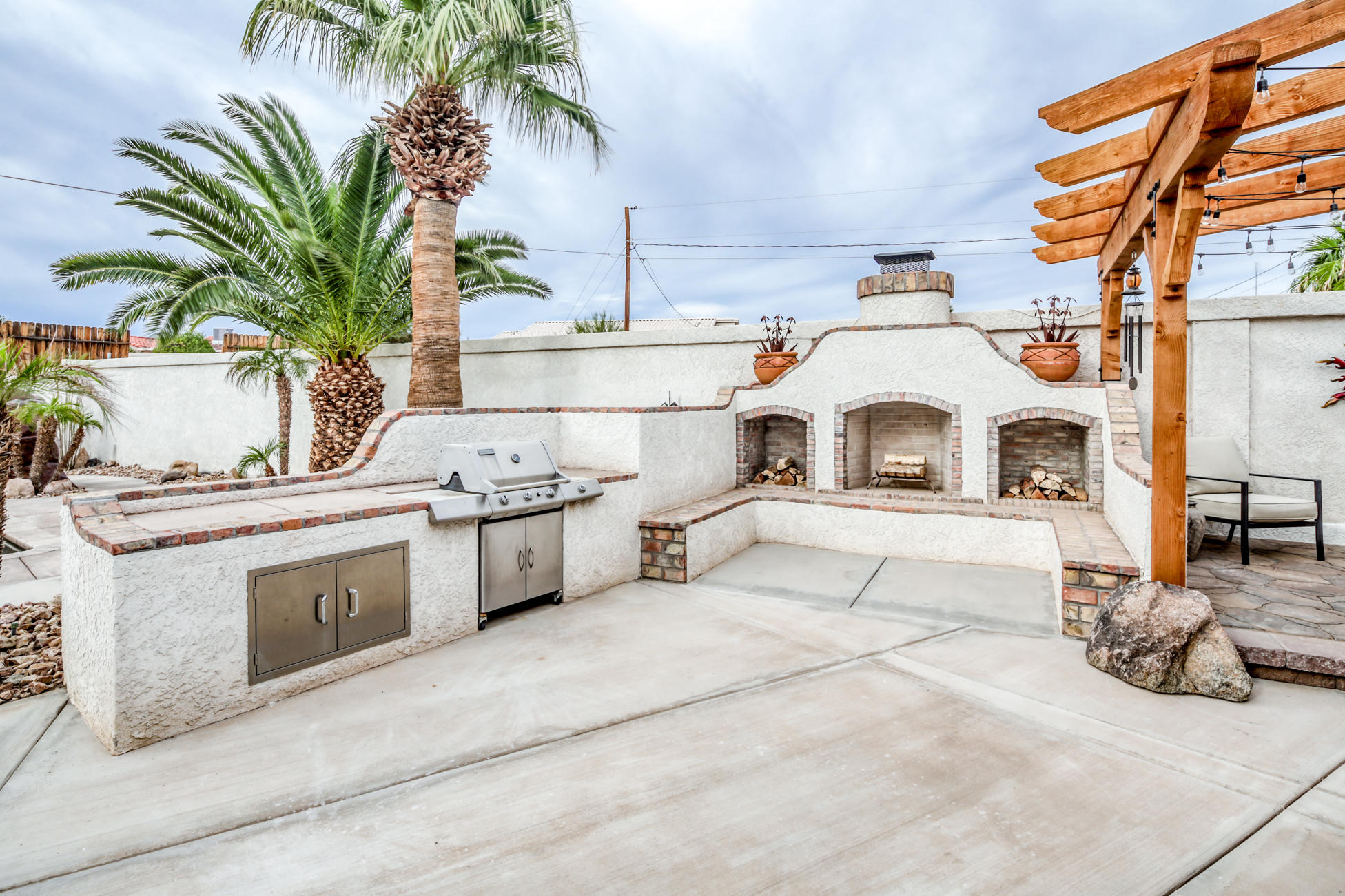 Looking for a perfect getaway home in Lake Havasu? The Gedalje Group, best realtor Lake Havasu, is ready to help you through every step of the process. Check out our beautiful homes for sale on our website!