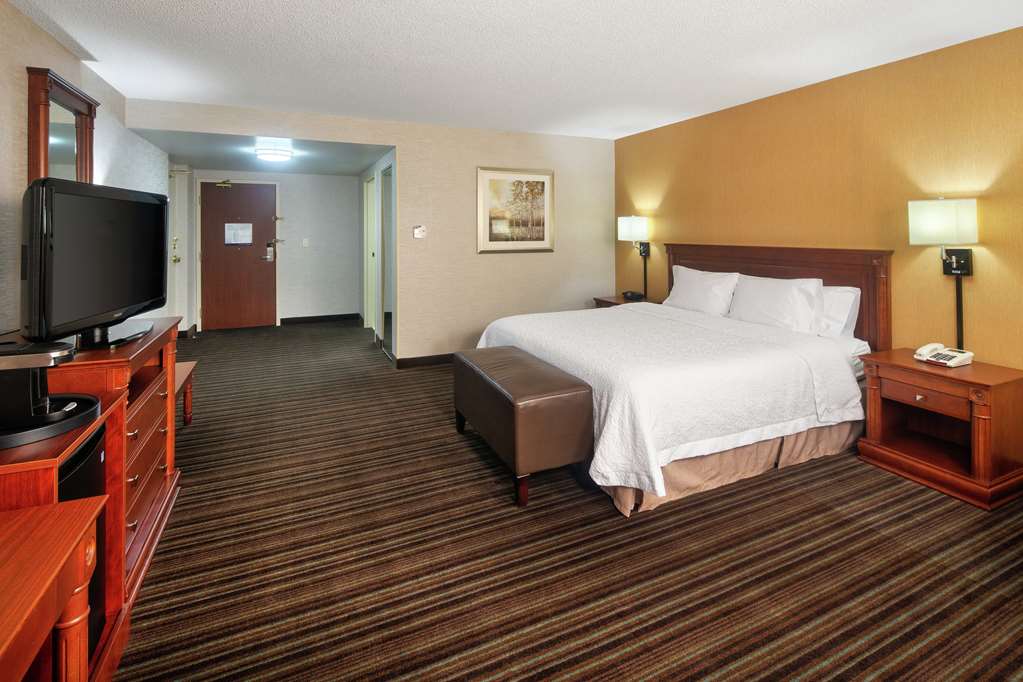 Images Hampton Inn & Suites by Hilton Toronto Airport
