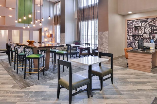 Images Hampton Inn & Suites Altoona-Des Moines